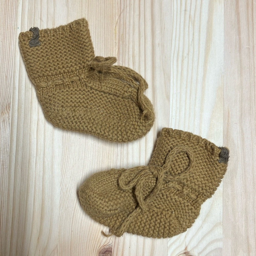 Quincy Mae knit booties